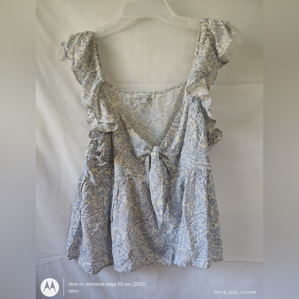 Patrons of Peace Blue and White Floral Blousesize Small